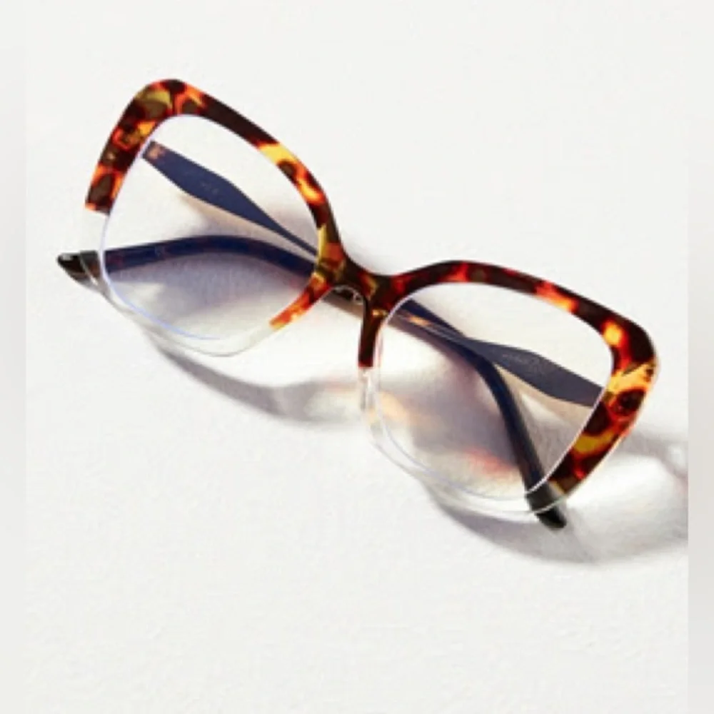 I-SEA CARING READING GLASSES (Anthropologie) Tortoiseshell Womens Glasses 2.5x